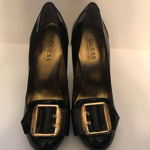 Guess pumps